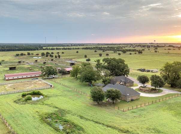 777 Stiles Road, Whitesboro, TX 76273