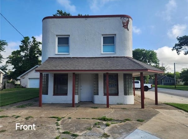 114 E Saint John Street, Girard, KS 66743