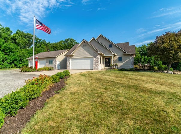 12102 Marion Center Road, Hoagland, IN 46745-9576