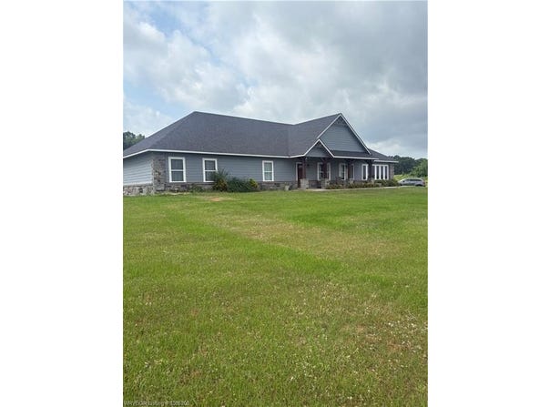 21887 Ranch RD, Howe, OK 74940