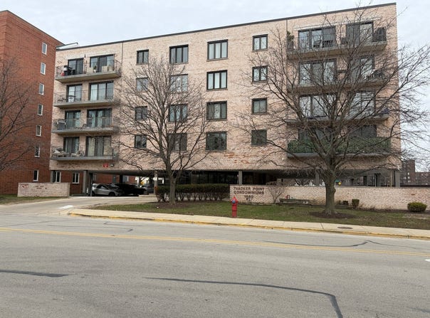 1660 E Thacker Street, Des Plaines, IL 60016