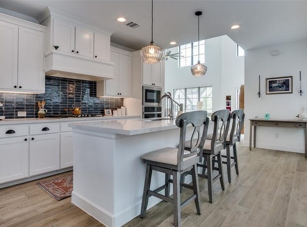 2128 Eastleigh Drive, Fort Worth, TX 76008
