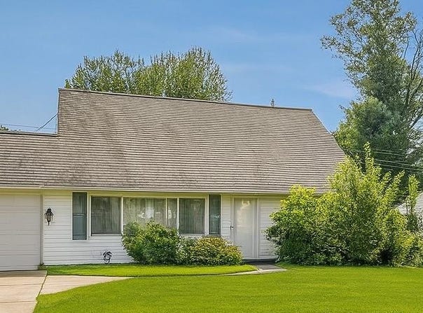 218 PLUMBRIDGE DRIVE, LEVITTOWN, PA 19056