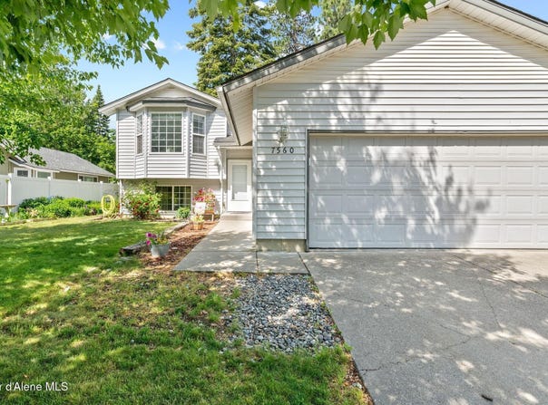 7560 W Sunrise St, Rathdrum, ID 83858