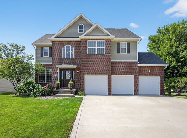 369 Georgetown Place, Norwalk, IA 50211