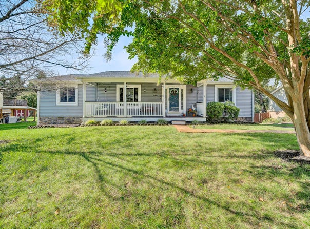 146 Spring Grove Dr, Vinton, VA 24179