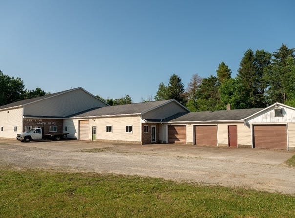 9202 & 9192 MIDDLE Road, Girard, PA 16417