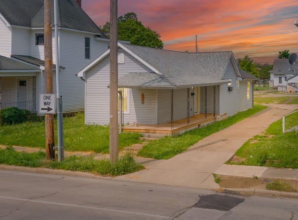 2111 Central Avenue, Anderson, IN 46016