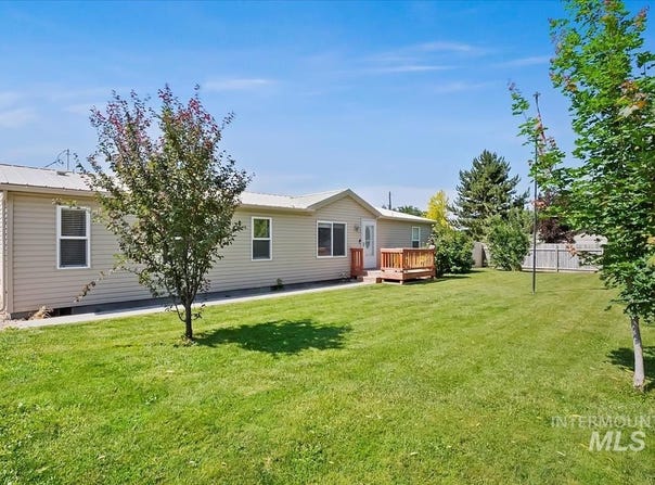 408 Holly Ave, New Plymouth, ID 83655-5507
