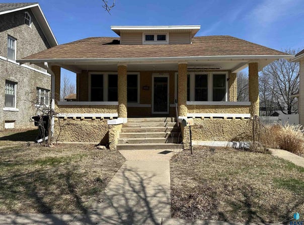 742 N Freeman Ave, Luverne, MN 56156