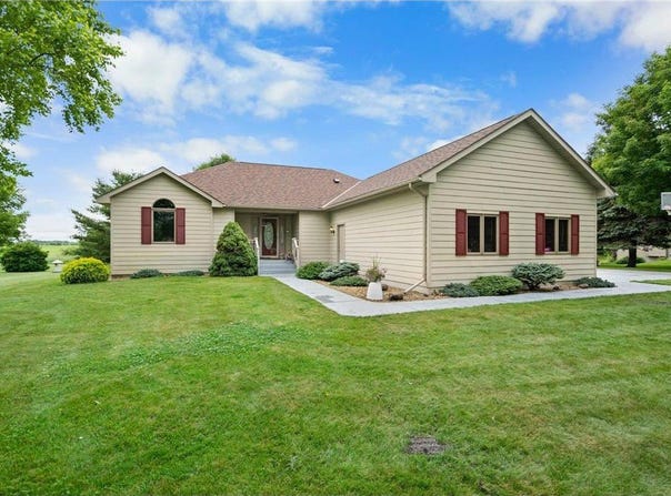 2012 Highland Circle E, Comfort Twp, MN 55051