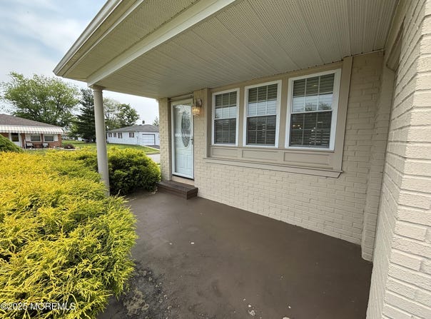 2 Corinth Place, Toms River, NJ 08757