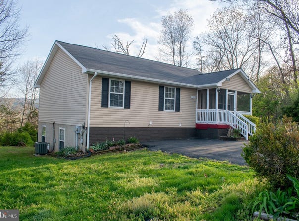 13 CRESTVIEW Drive, FRONT ROYAL, VA 22630