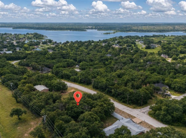 Segundo Drive, Runaway Bay, TX 76426