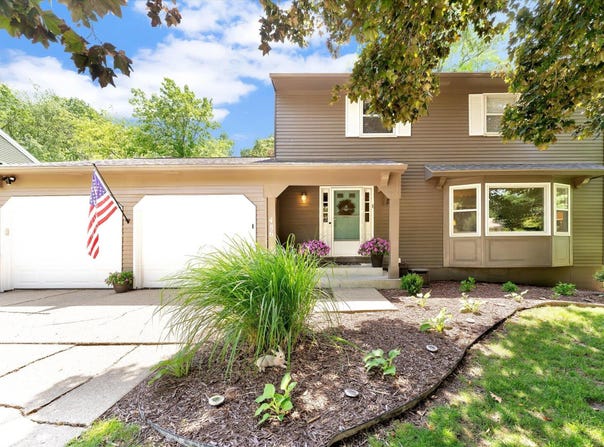 486 Edgeworthe Drive SE, Ada, MI 49301