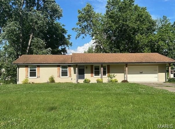 1910 Sherwood Drive, Cape Girardeau, MO 63701