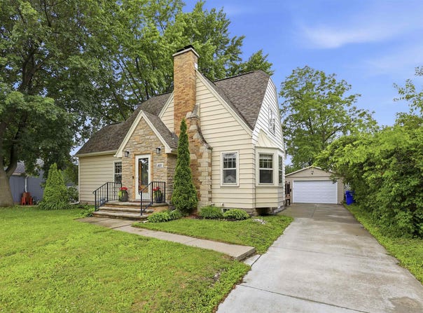 821 S WEIMAR Street, APPLETON, WI 54915