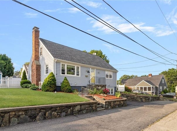 1 Adelaide Avenue, Bristol, RI 02809