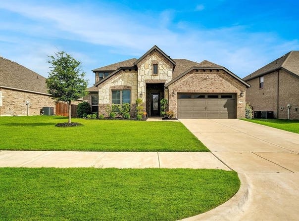 429 Strait Lane, Waxahachie, TX 75165