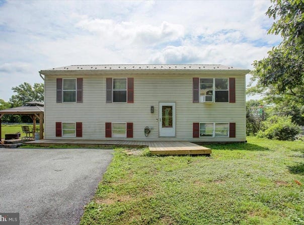 9665 PINEVILLE ROAD, SHIPPENSBURG, PA 17257