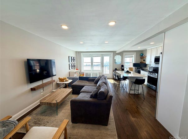 1 E Broadway, Long Beach, NY 11561