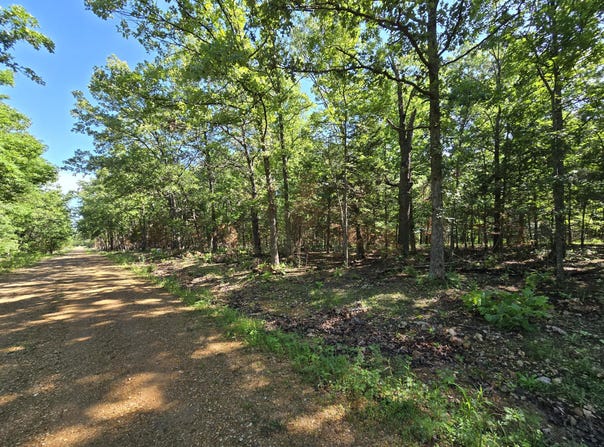 Block 12 Tall Oaks lot: 11, Pittsburg, MO 65724