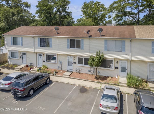 79 Carr Avenue, Keansburg, NJ 07734