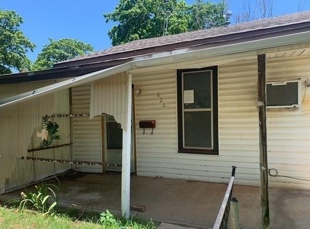 420 N Howard Avenue, Elk City, OK 73644
