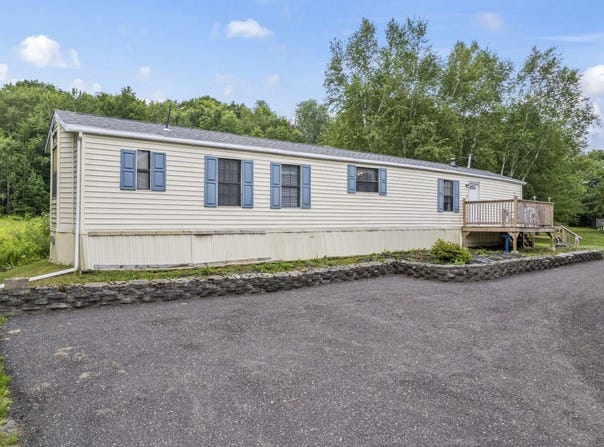 7 Penny Lane, Sabattus, ME 04280