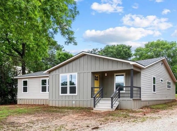 601 North 4th Street, Crockett, TX 75835