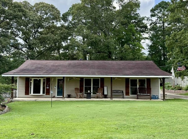 1122   West Sharbono, Jena, LA 71342