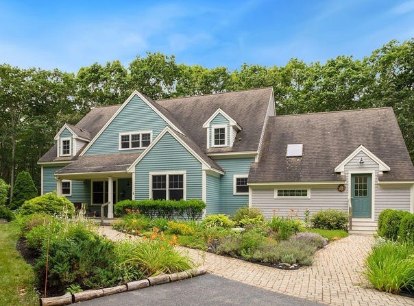 8 Shore Road, Biddeford, ME 04005