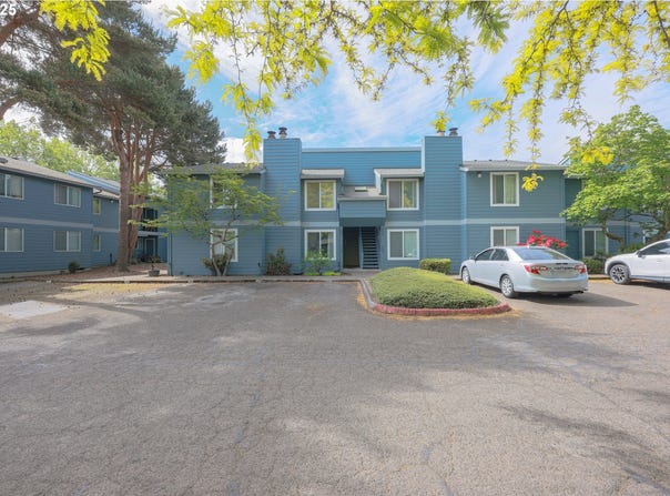 2330 SE BROOKWOOD AVE, Hillsboro, OR 97123