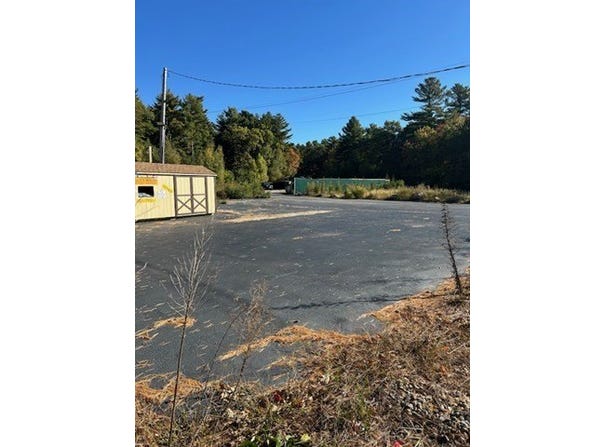 123-125 Mendon St, Bellingham, MA 02019