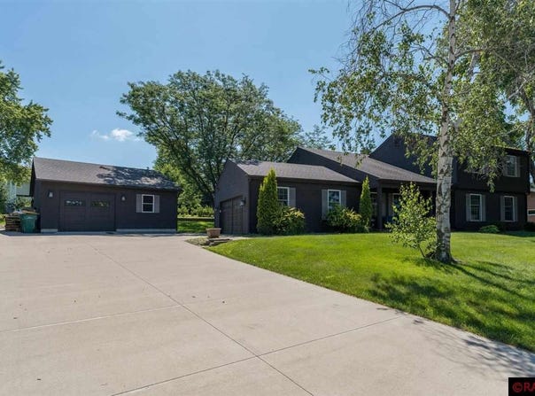 143 Outer Drive, Le Sueur, MN 56058