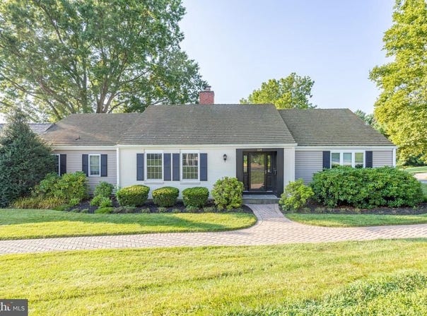 1124 QUEENS WAY, WEST CHESTER, PA 19382