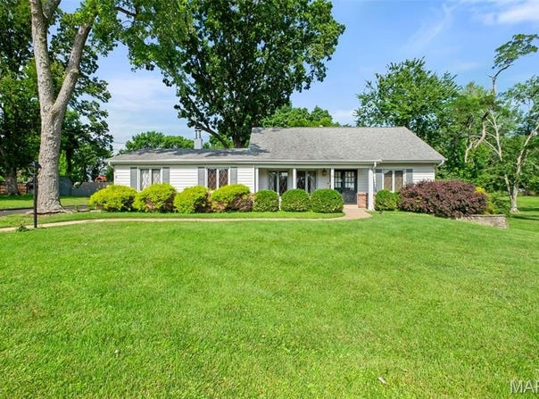 46 Klamberg Lane, Ellisville, MO 63021
