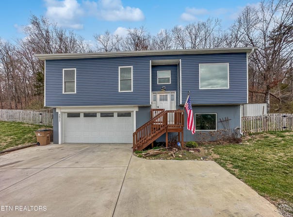 2817 Greenway Drive, Knoxville, TN 37918