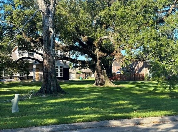 104 RESEARCH Drive lot: 20, Harahan, LA 70123