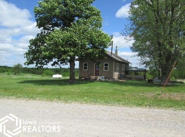 48162 300th Avenue, Russell, IA 50238