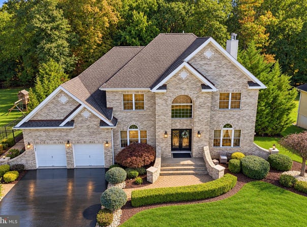 10 TREETOPS Drive, MONROE TOWNSHIP, NJ 08831