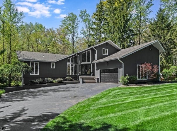 4 Colonel Evans Dr, Morris Twp., NJ 07960-3211
