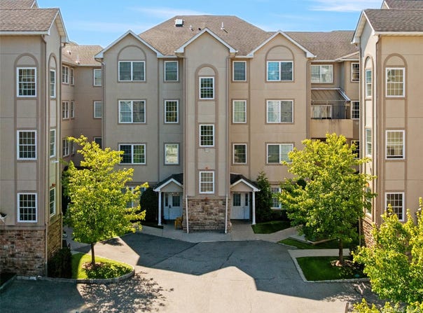 1113 Parkview Drive, Spring Valley, NY 10977