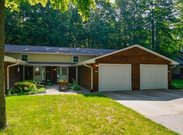 3668 S TIMBER Trail, SUAMICO, WI 54173-0071