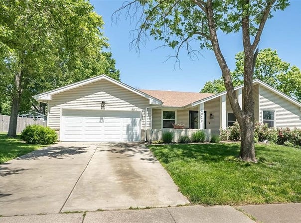 2020 Claymills Drive, Chesterfield, MO 63017