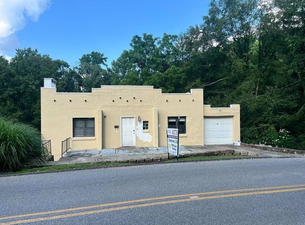 913 Montrose Drive, South Charleston, WV 25303