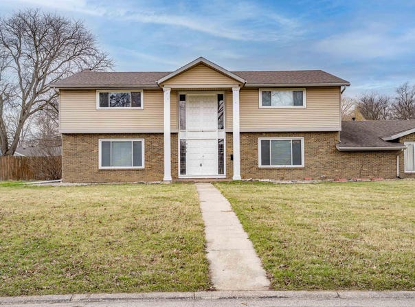 3027 Kingsley Drive, Fort Wayne, IN 46815-6734