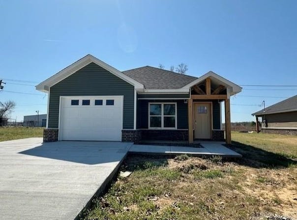 2710 S Belair, Pine Bluff, AR 71601