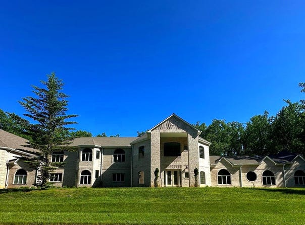 6 EVAN WAY, PIKESVILLE, MD 21208