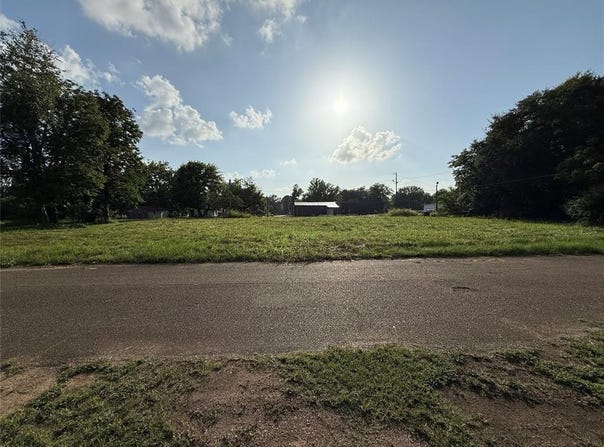 801 SE Avenue C, Idabel, OK 74745